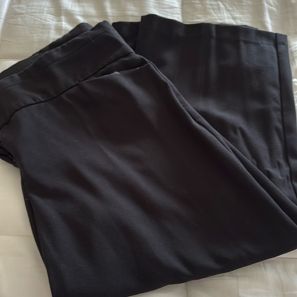 Maurice’s Smart Capri pants - Picture 1 of 4